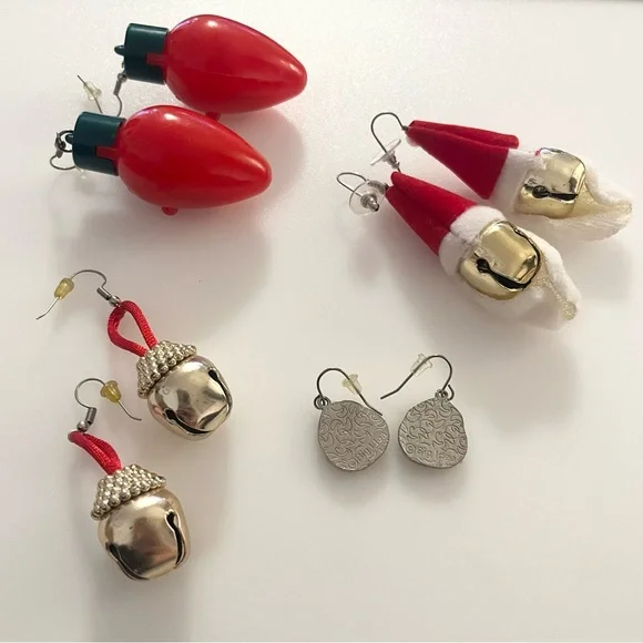 Set Of 4 Vintage Christmas Holiday Festive Santa Jingle Bell Earrings - Picture 5 of 16